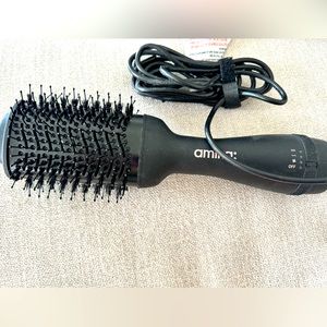 Amika Blow Dry Brush 2.0